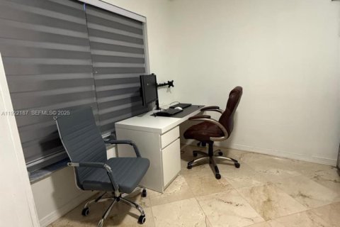 Touwnhouse à louer à Davie, Floride: 3 chambres, 155.24 m2 № 1982039 - photo 7