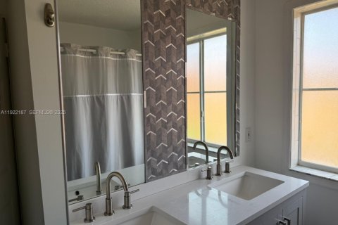 Touwnhouse à louer à Davie, Floride: 3 chambres, 155.24 m2 № 1982039 - photo 10