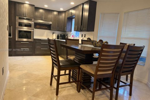 Touwnhouse à louer à Davie, Floride: 3 chambres, 155.24 m2 № 1982039 - photo 3