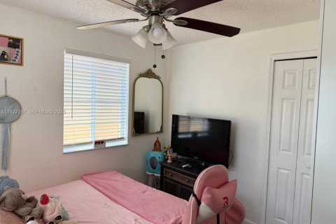 Touwnhouse à louer à Davie, Floride: 3 chambres, 155.24 m2 № 1982039 - photo 11