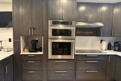 Touwnhouse à louer à Davie, Floride: 3 chambres, 155.24 m2 № 1982039 - photo 4