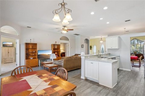 Villa ou maison à vendre à Orlando, Floride: 4 chambres, 246.47 m2 № 2157461 - photo 22