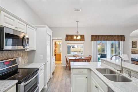 Villa ou maison à vendre à Orlando, Floride: 4 chambres, 246.47 m2 № 2157461 - photo 19