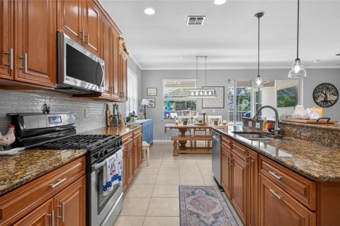 House in Fish Hawk, Florida 4 bedrooms, 223.71 sq.m. № 2152291 - photo 8