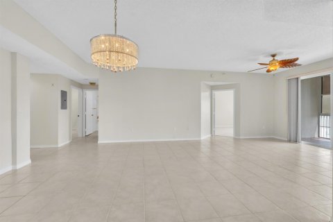 Купить кондоминиум в Тамарак, Флорида 3 комнаты, 141.21м2, № 2083467 - фото 17