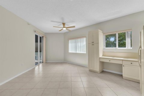 Купить кондоминиум в Тамарак, Флорида 3 комнаты, 141.21м2, № 2083467 - фото 7