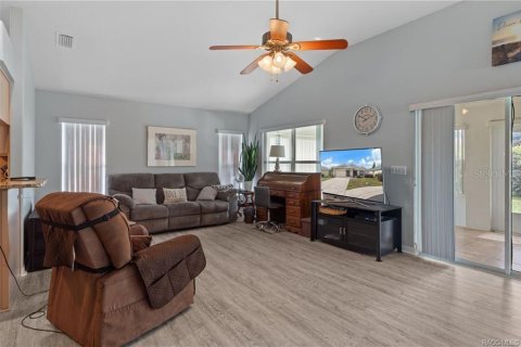 House in Hernando, Florida 2 bedrooms, 148.18 sq.m. № 2210257 - photo 7