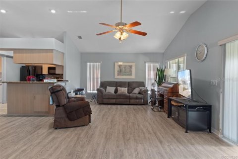 House in Hernando, Florida 2 bedrooms, 148.18 sq.m. № 2210257 - photo 6