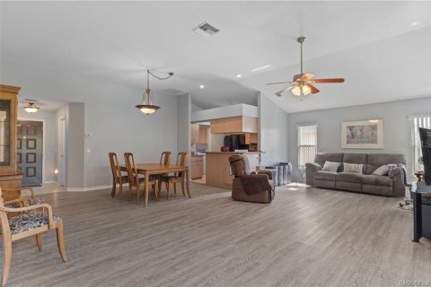 House in Hernando, Florida 2 bedrooms, 148.18 sq.m. № 2210257 - photo 9
