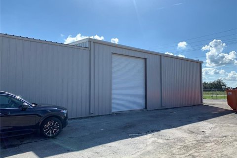 Propiedad comercial en alquiler en Plant City, Florida, 445.93 m2 № 1570701 - foto 2