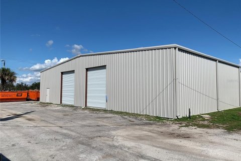 Propiedad comercial en alquiler en Plant City, Florida, 445.93 m2 № 1570701 - foto 4
