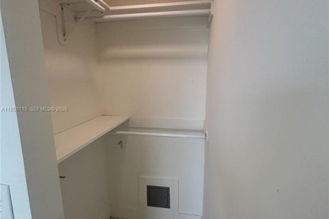 Снять в аренду квартиру в Майами, Флорида 2 спальни, 51.1м2, № 2005749 - фото 10