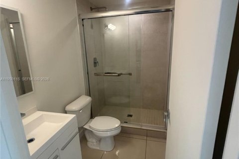 Снять в аренду квартиру в Майами, Флорида 2 спальни, 51.1м2, № 2005749 - фото 6