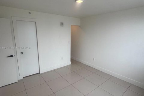 Снять в аренду квартиру в Майами, Флорида 2 спальни, 51.1м2, № 2005749 - фото 11