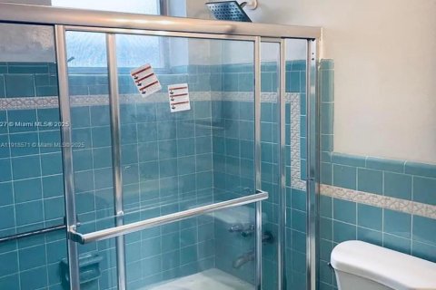 Condo in Miami, Florida, 1 bedroom  № 1974039 - photo 15