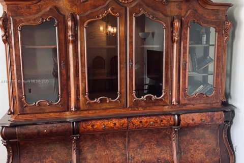 Condo in Miami, Florida, 1 bedroom  № 1974039 - photo 12