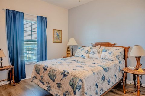 Condo in Horseshoe Beach, Florida, 2 bedrooms № 2099583 - photo 15