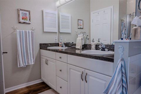 Condo in Horseshoe Beach, Florida, 2 bedrooms № 2099583 - photo 22