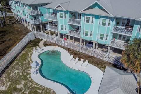 Condo in Horseshoe Beach, Florida, 2 bedrooms № 2099583