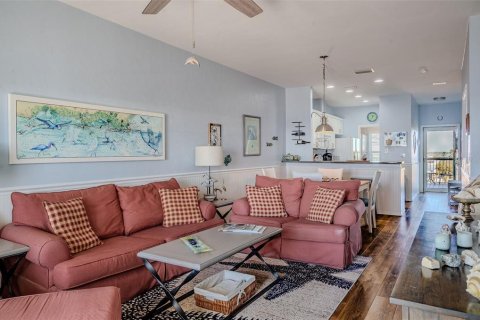 Condo in Horseshoe Beach, Florida, 2 bedrooms № 2099583 - photo 9
