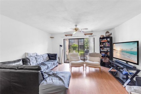 Townhouse in Bradenton, Florida 2 bedrooms, 94.76 sq.m. № 1829767 - photo 5