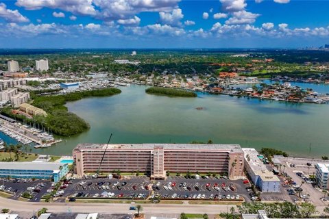 Condo in South Pasadena, Florida, 2 bedrooms  № 1635158 - photo 3