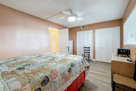 Condo in South Pasadena, Florida, 2 bedrooms  № 1635158 - photo 18
