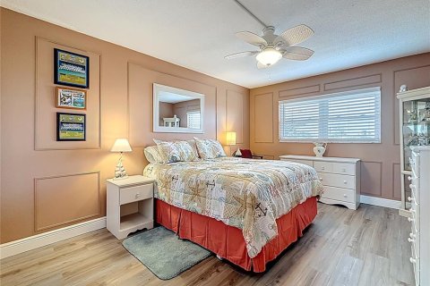 Condo in South Pasadena, Florida, 2 bedrooms  № 1635158 - photo 21