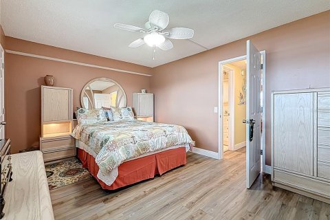 Condo in South Pasadena, Florida, 2 bedrooms  № 1635158 - photo 19