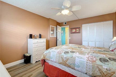 Condo in South Pasadena, Florida, 2 bedrooms  № 1635158 - photo 23