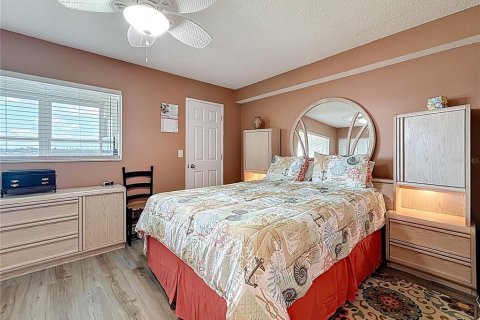 Condo in South Pasadena, Florida, 2 bedrooms  № 1635158 - photo 20