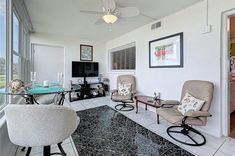 Condo in South Pasadena, Florida, 2 bedrooms  № 1635158 - photo 27