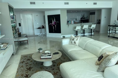 Снять в аренду кондоминиум в Майами, Флорида 2 спальни, 202.53м2, № 2036344 - фото 7