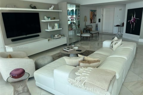 Снять в аренду кондоминиум в Майами, Флорида 2 спальни, 202.53м2, № 2036344 - фото 10