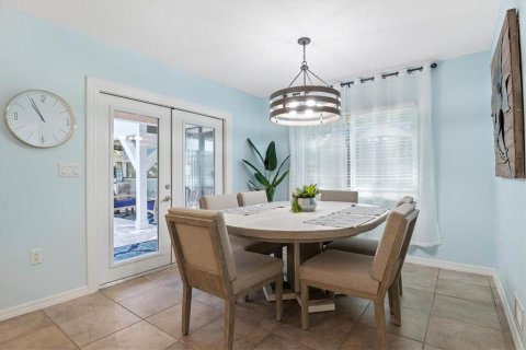 Villa ou maison à louer à Sarasota, Floride: 3 chambres, 125.05 m2 № 219936 - photo 2