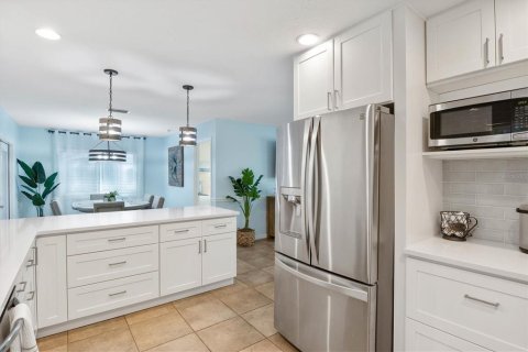 Villa ou maison à louer à Sarasota, Floride: 3 chambres, 125.05 m2 № 219936 - photo 29