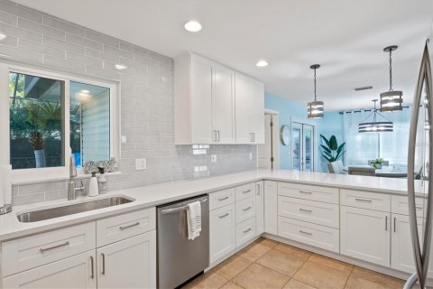 Villa ou maison à louer à Sarasota, Floride: 3 chambres, 125.05 m2 № 219936 - photo 30