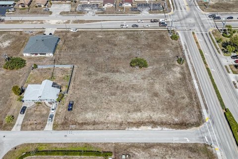 Land in Cape Coral, Florida № 2099180 - photo 8