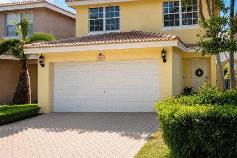 House in Sunrise, Florida 3 bedrooms, 168.62 sq.m. № 2084061