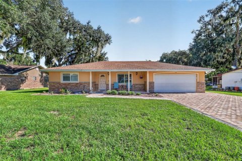 House in Yalaha, Florida 2 bedrooms, 145.39 sq.m. № 2367475
