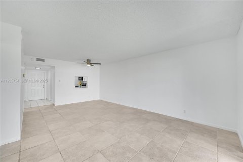 Condominio en venta en Margate, Florida, 2 dormitorios, 91.97 m2 № 1993940 - foto 8