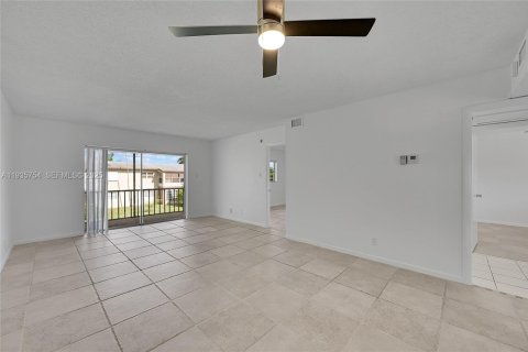 Condominio en venta en Margate, Florida, 2 dormitorios, 91.97 m2 № 1993940 - foto 6
