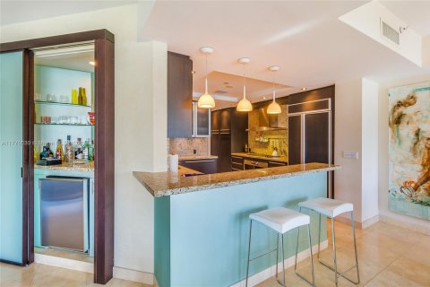 Condo in Miami Beach, Florida, 3 bedrooms  № 1971441 - photo 8