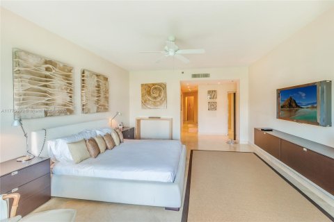 Condo in Miami Beach, Florida, 3 bedrooms  № 1971441 - photo 12