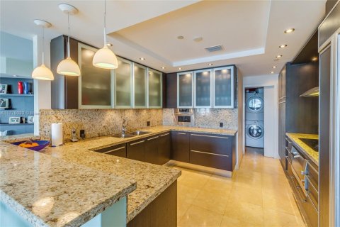 Condo in Miami Beach, Florida, 3 bedrooms  № 1971441 - photo 10