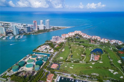 Condo in Miami Beach, Florida, 3 bedrooms  № 1971441 - photo 25