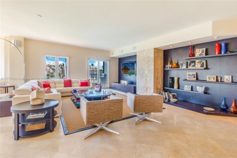 Condo in Miami Beach, Florida, 3 bedrooms  № 1971441 - photo 2