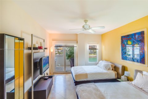 Condo in Miami Beach, Florida, 3 bedrooms  № 1971441 - photo 13