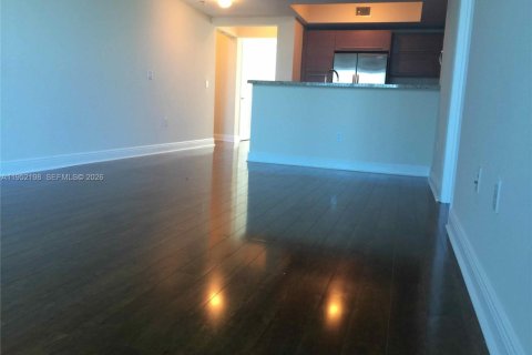 Кондоминиум с 2 спальнями в Санрайз, Флорида № 2006601