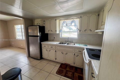 Condo in Hollywood, Florida, 2 bedrooms № 1965039 - photo 6